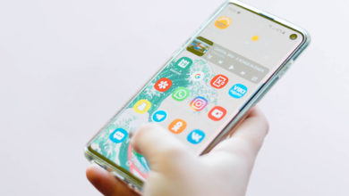 Deepfake порно бот в Telegram „премахва“ дрехите от снимки на хиляди жени